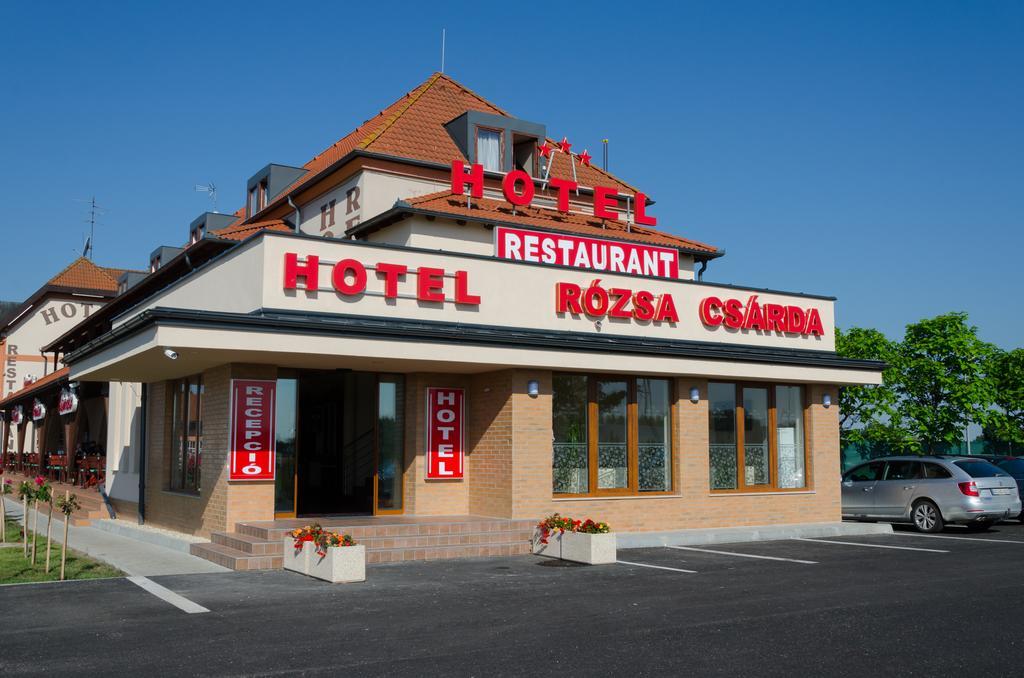 Hotel Rozsa Csarda Bungalow & Caravan Park Hegyeshalom Luaran gambar